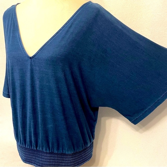 White House Black Market Blue V-Neck Dolman Top Smocked Hem Sz Large - Picture 1 of 10
